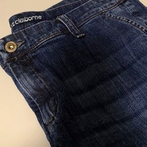 Woman's Capri Jean shorts
